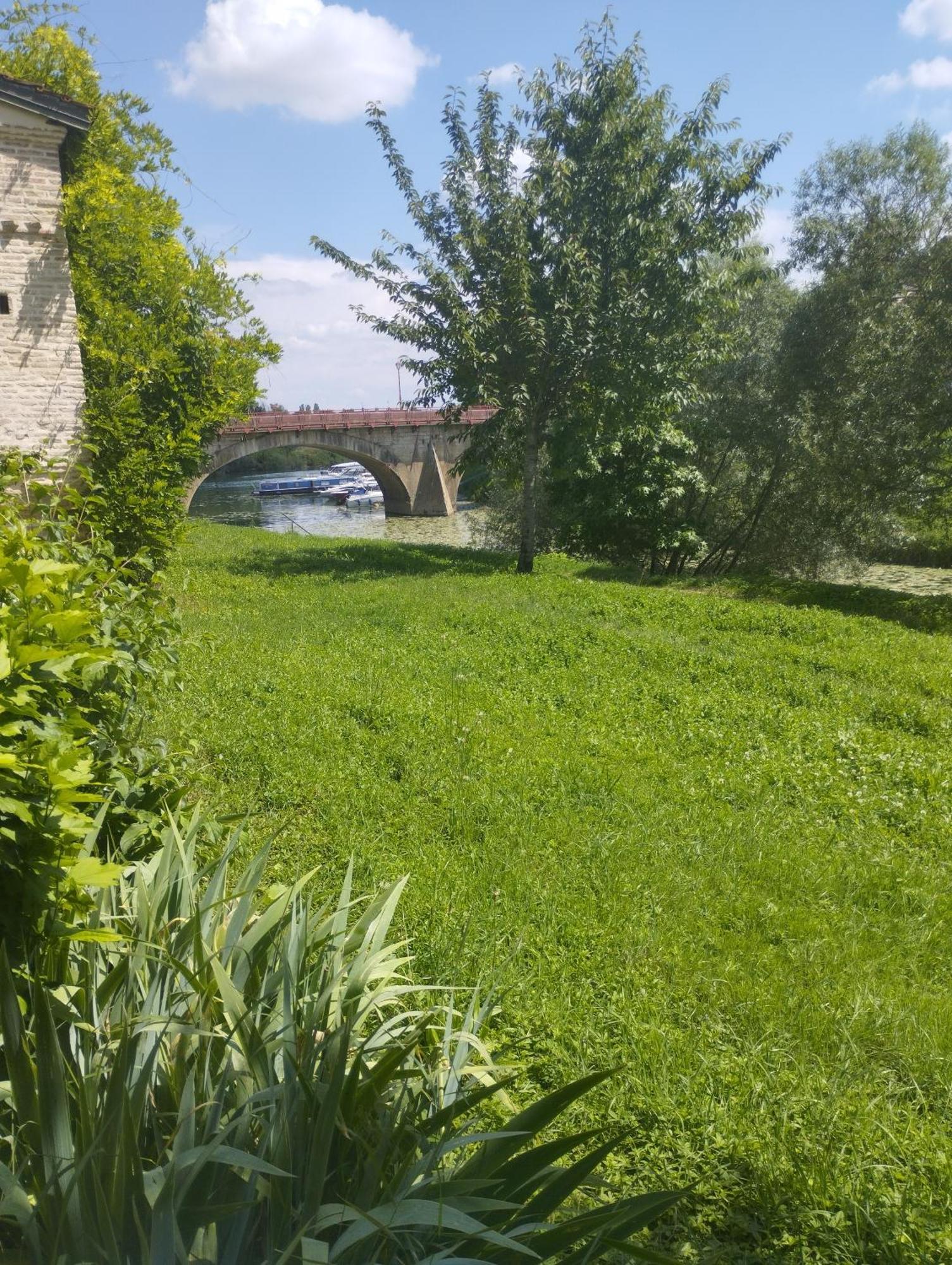 Doubs Sejour - Chambres Avec Petits Dejeuners En Suppl Verdun-sur-le-Doubs Exterior photo